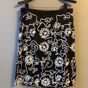 Scott Taylor Flared Black Skirt/Cream appliqué. Size 8